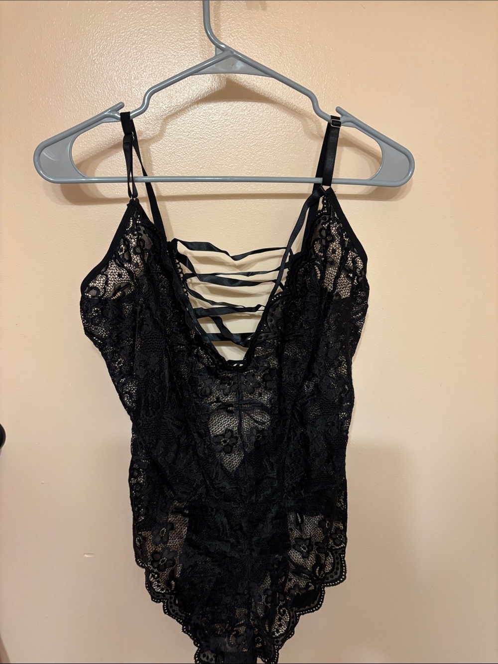 SHEIN Black Lace Strappy V-Front Bodysuit